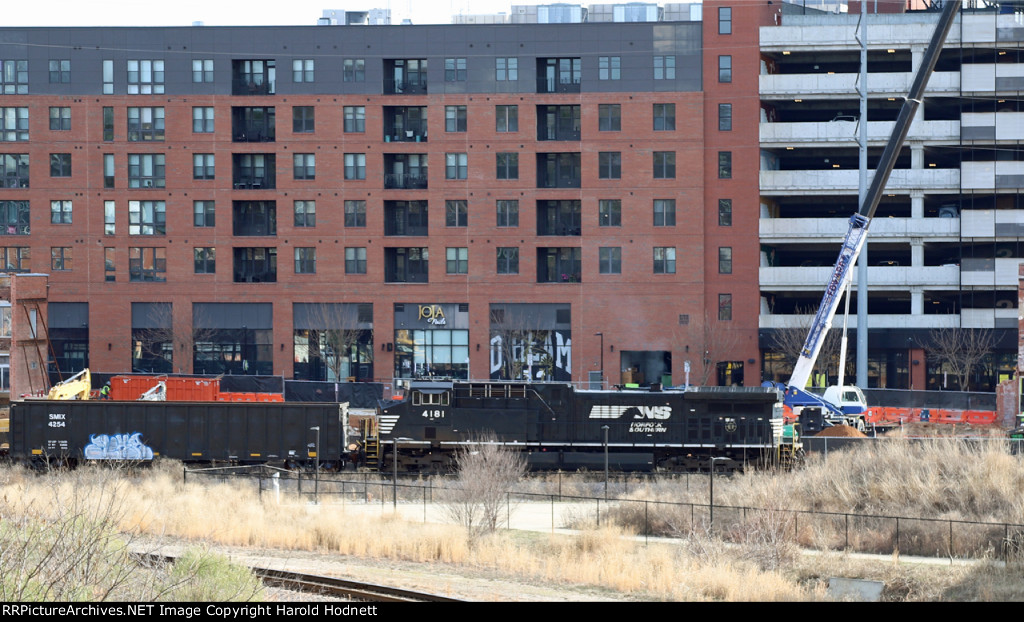 NS 4181 leads train P59